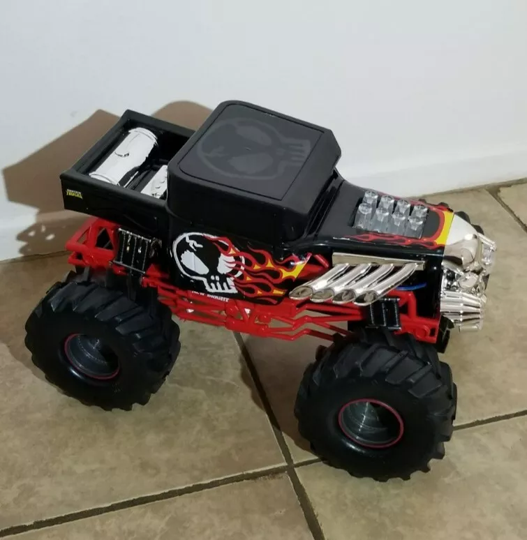 Mondo 63679 RC Monster Truck Bone Shaker 17 Motors Remote Control Car for  Kids 2.4 GHz-Red/Black-63679, Hot Wheels Livery