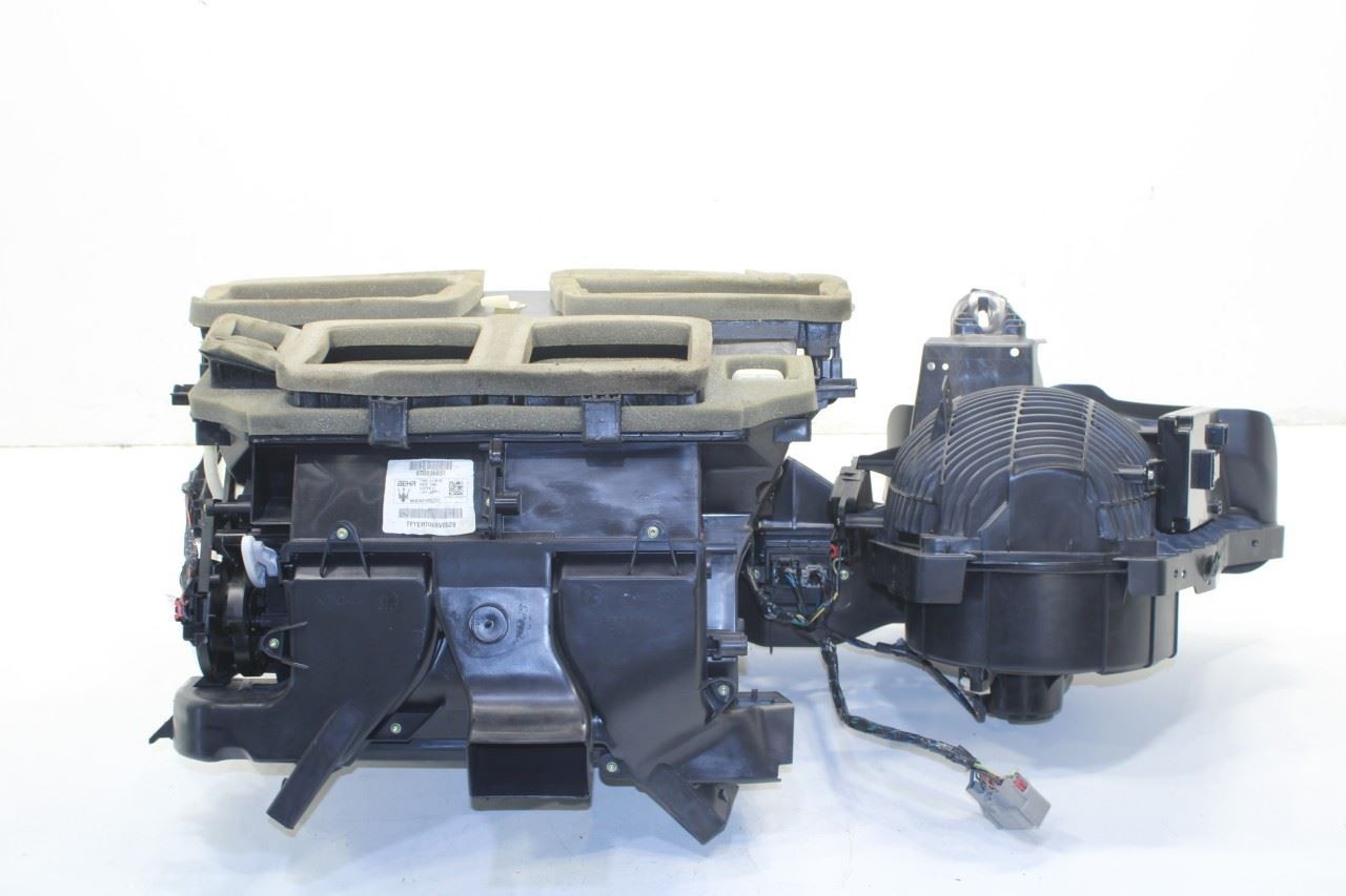 2014-2020 Maserati Ghibli 3.0L HVAC Heater Blower Housing Box 670036837 OEM