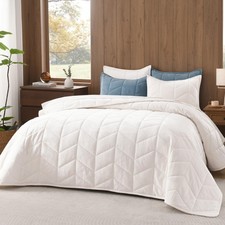 Luxurious Velvet Quilts Oversized King, 3-Piece Herringbone Matelasse Bedspre...
