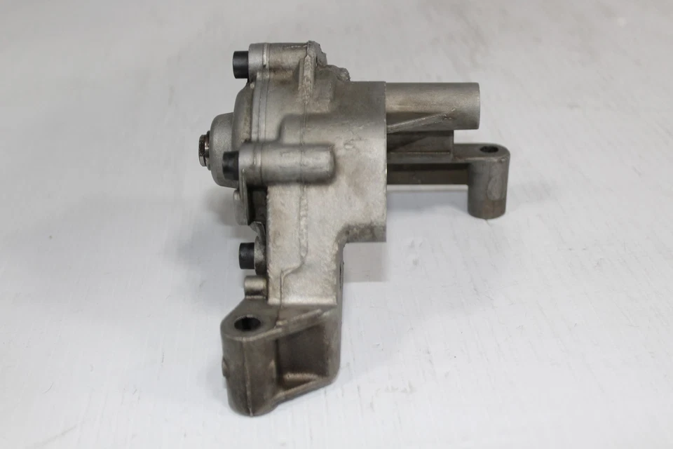 2013 VOLKSWAGEN JETTA TDI Oem Engine Oil Pump 038115105C - Image 2 of 4