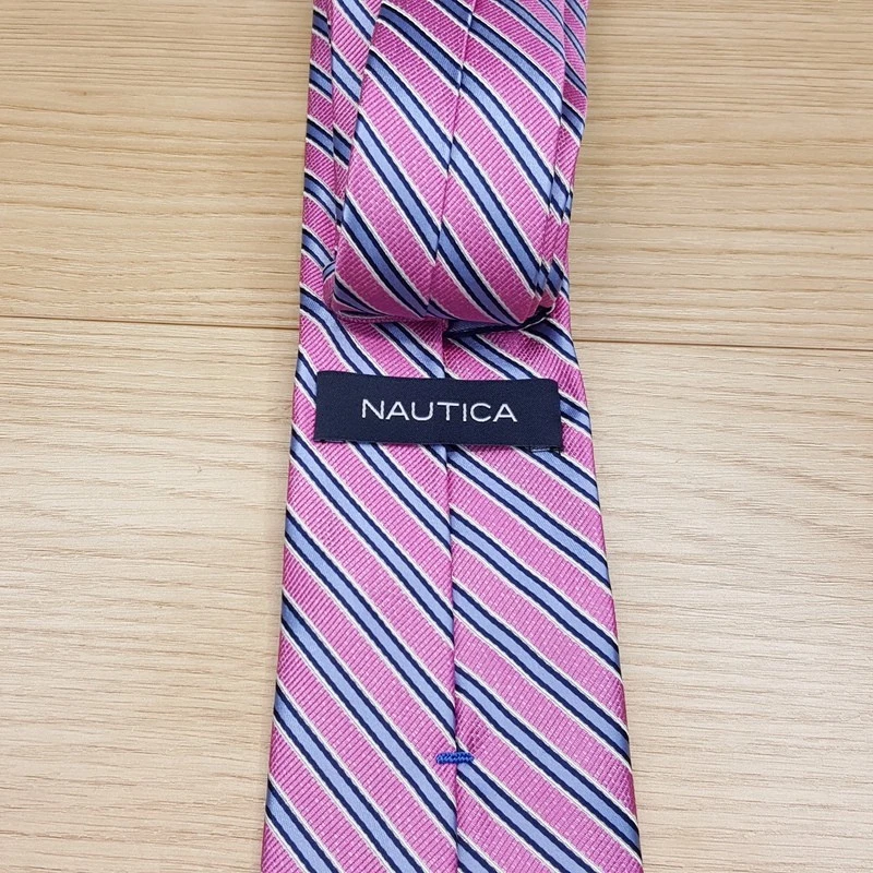 Corbata clásica preppy NAUTICA para hombre rosa a rayas diagonales 100 % seda Foto 3 de 4