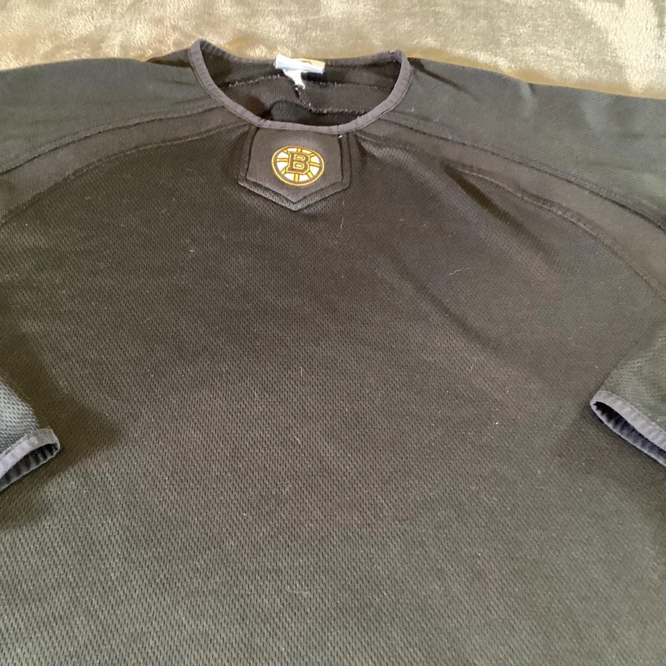 Camisa Térmica Boston Bruins Para Hombres Negra NHL Hockey Majestuosa Manga Larga Pullover Foto 3 de 4