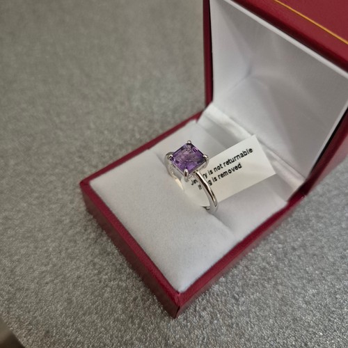 Asscher cut Zambian Amethyst ring in platinum over Sterling silver - Picture 2 of 4