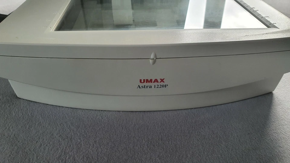 Flachbett-Scanner UMAX Astra 1220P - Bild 2 von 4