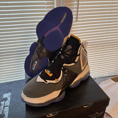 Nike Men's Lebron XIX 19 Basketball Black University Gold Shoes size 13