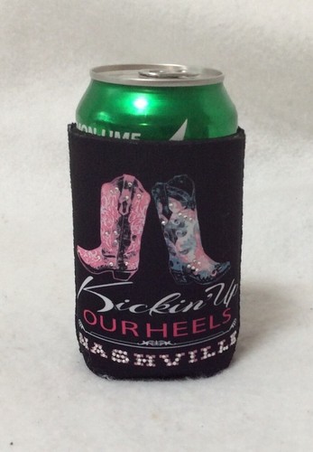 Koozie Pink & Black Can Holder "Kickin' Up Our Heels Nashville" Souvenir - Bild 3 von 3