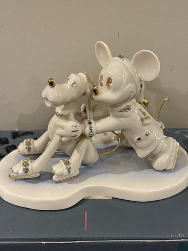 Lenox Disney Showcase Collection Mickey & Pluto Skaters Jeweled Figur - Bild 6 von 8
