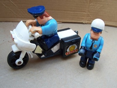 Vintage Polizeimotorrad mit zwei Figuren. Ähnlich Joe Swanson Family Guy
