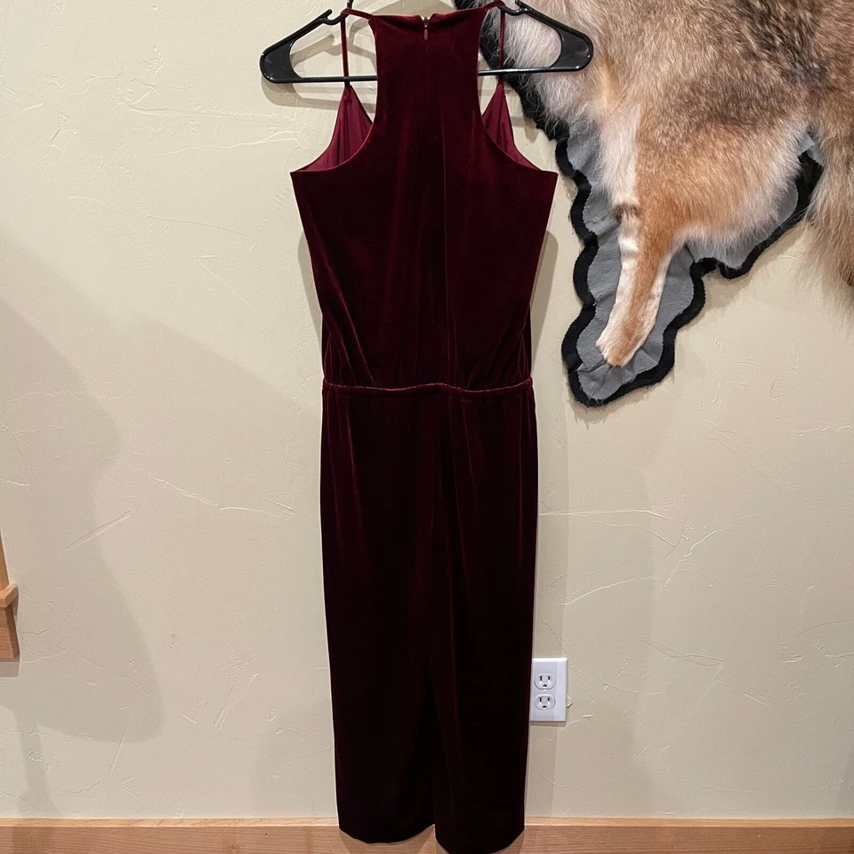 Mameluco de terciopelo rojo profundo The Nomad 1.STATE $119 XS sin mangas artístico fiesta navideña Foto 2 de 4