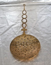 Antiker französischer Messing Abschäumlöffel Sieb Abtropflöffel 21 cm Ø x 54 cm lang
