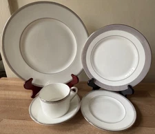 Wedgwood Vera Wang Grosgrain 5 piece Place Setting (10 available)