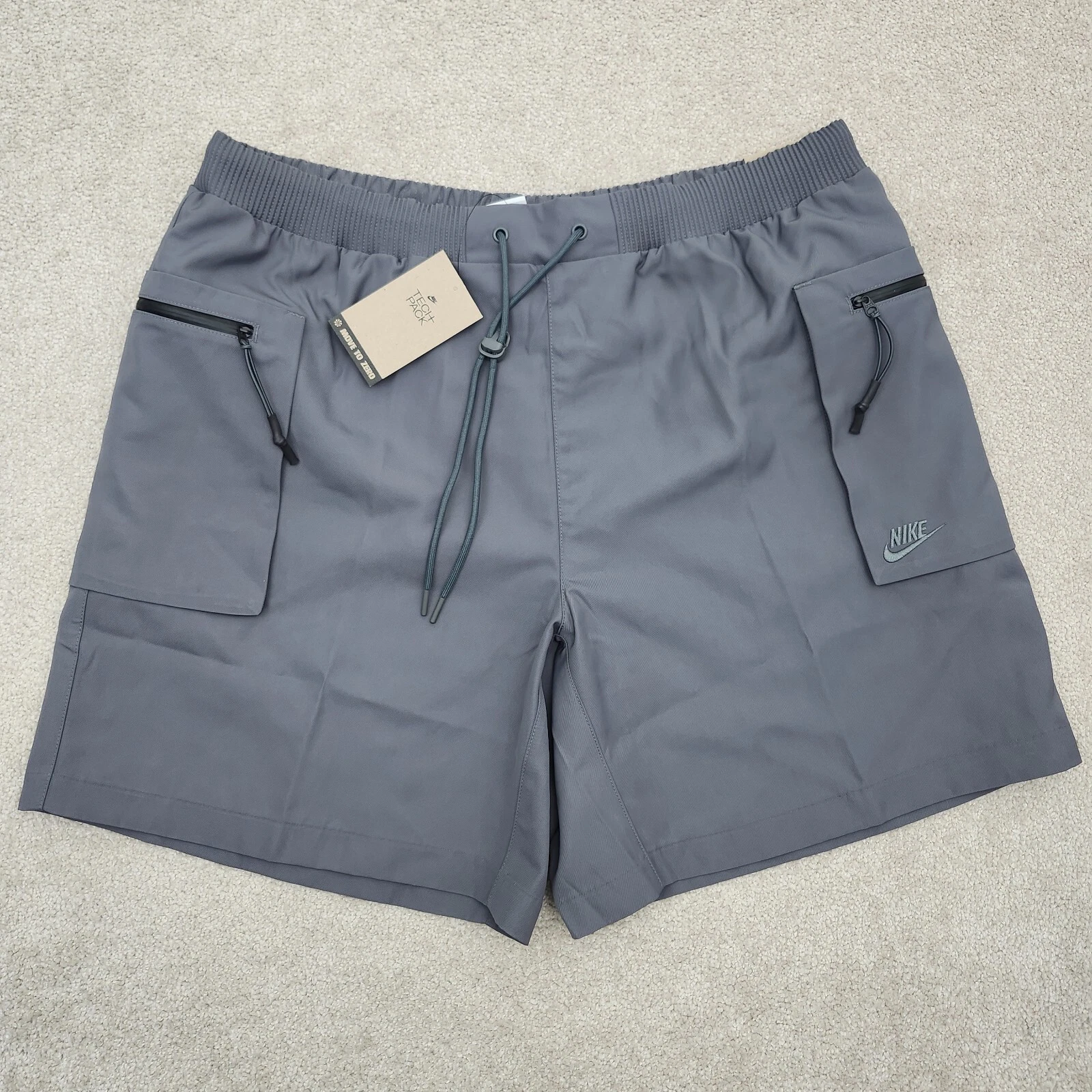 Nike Men XL 7.5" Sportswear Tech Pack Shorts Woven Utility Gray FB7528-068