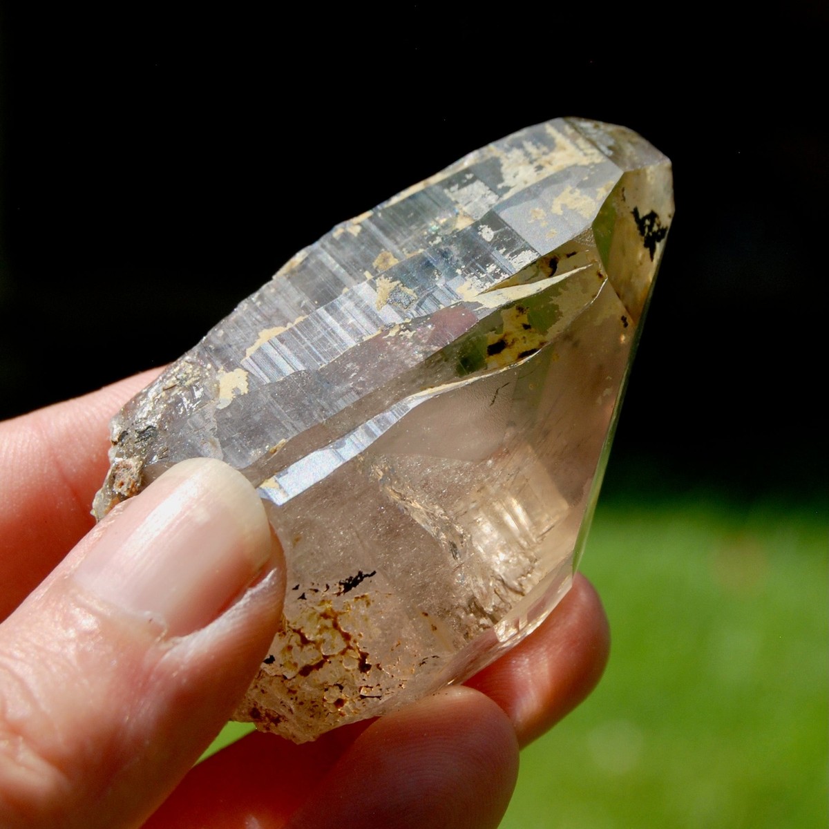 【カントク】クリスタルグラフィー・AQUA CHAPEL 2.4in 75g Rainbow Filled Smoky Quartz Crystal Cathedral