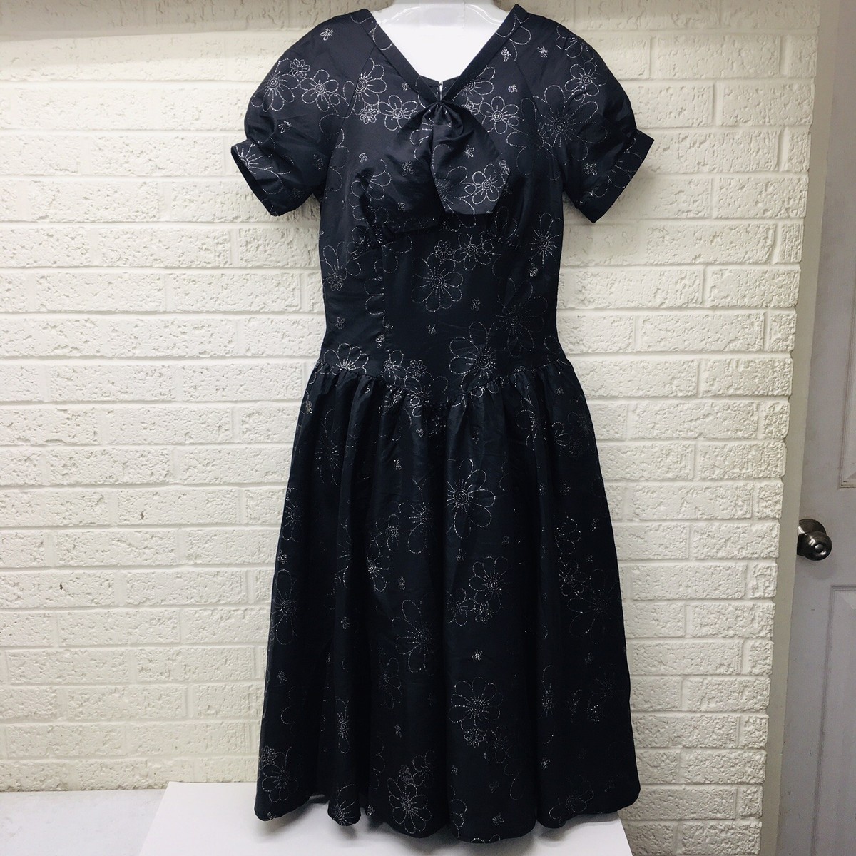 HEARTS AND ROSES London Sz 4 50s Pinup Swing Dress Black Rhinestones & Bow VG | eBay HEARTS AND ROSES London Sz 4 50s Pinup Swing Dress Black Rhinestones & Bow VG | eBay