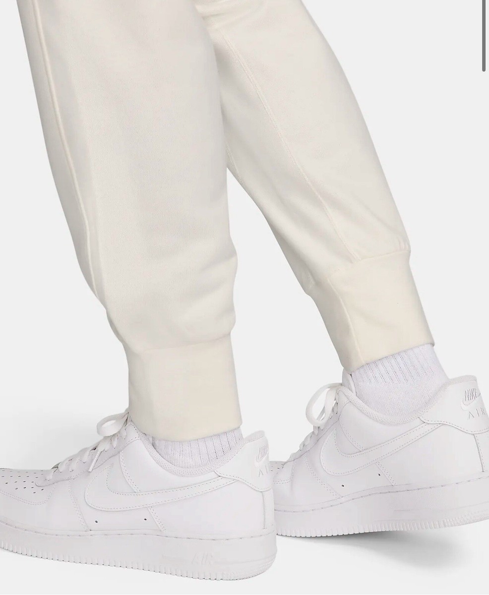 NWOT Nike Dri-Fit Ja Standard Issue Jogger Basketball Pants NWOT Nike Dri-Fit Ja Standard Issue Jogger Basketball Pants