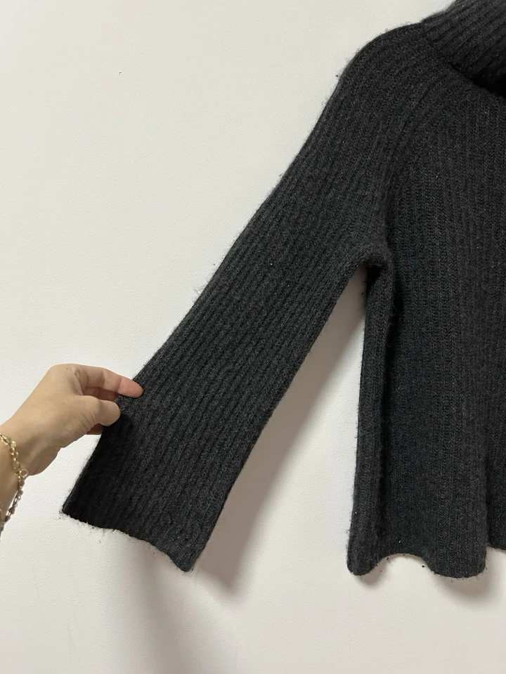 Suéter Halógeno Cachemira Cuello Alto Gris Pequeño Grueso Silencioso Lujo Tejido Acanalado Foto 2 de 4