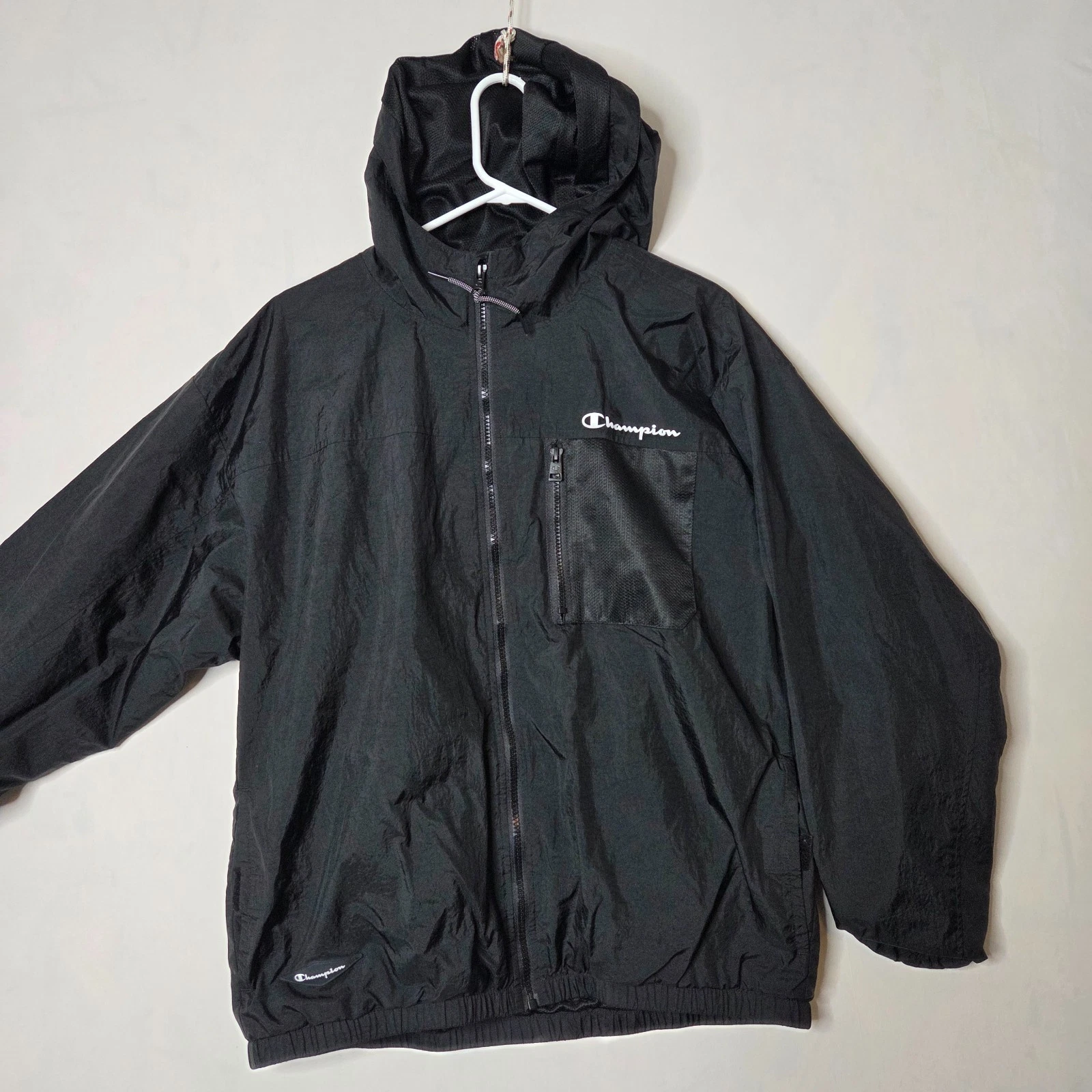 Champion Windbreaker Jacket Mens Large Black Logo Mesh Lined Hooded Full Zip
Opens in a new window o