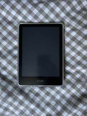 Kindle Paperwhite 11. Generation, Schwarz, 8GB, Zwei Hüllen, Pop Socket