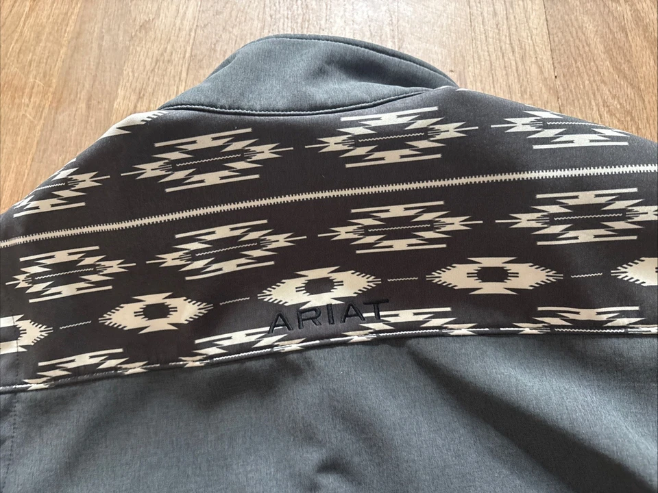 Ariat® Men's Vernon 2.0 Chimayo Charcoal Softshell  Southwest Style Vest Size XL - Image 4 of 4