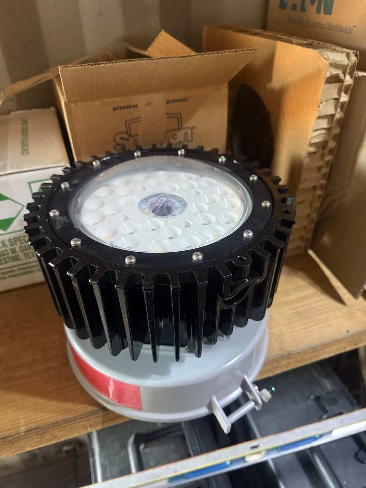 Eaton Crouse-Hinds CHAMP Pro Series LED Luminaire VMVL-3-UNV34