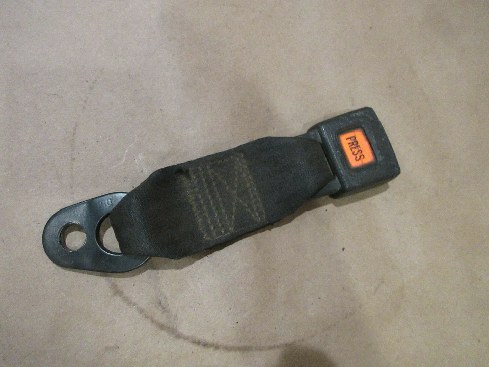 法拉利 Mondial 3.2,Mondial t- 后座皮带扣 -P/N 61245500 — 第 3/4 张图片