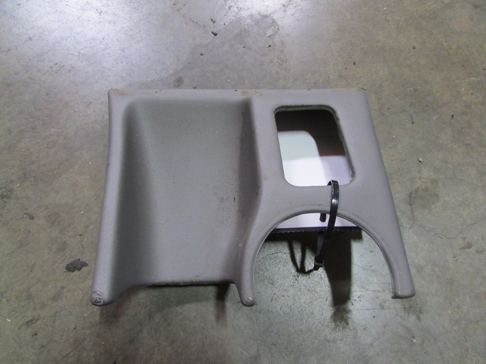 Maserati Quattroporte, F1 Reverse Trim, Grey, Used, P/N 981307586