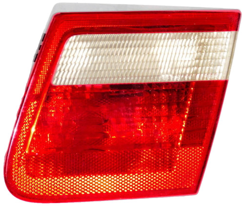 BMW 3er E46 Touring Heckleuchte rechts innen Rücklicht Rückleuchte 8368760 Kombi