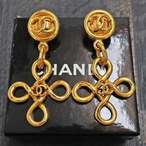 Authentic CHANEL Gold Plated CC Logos Clover Swing Vintage Clip Earrings #640c Rise-on