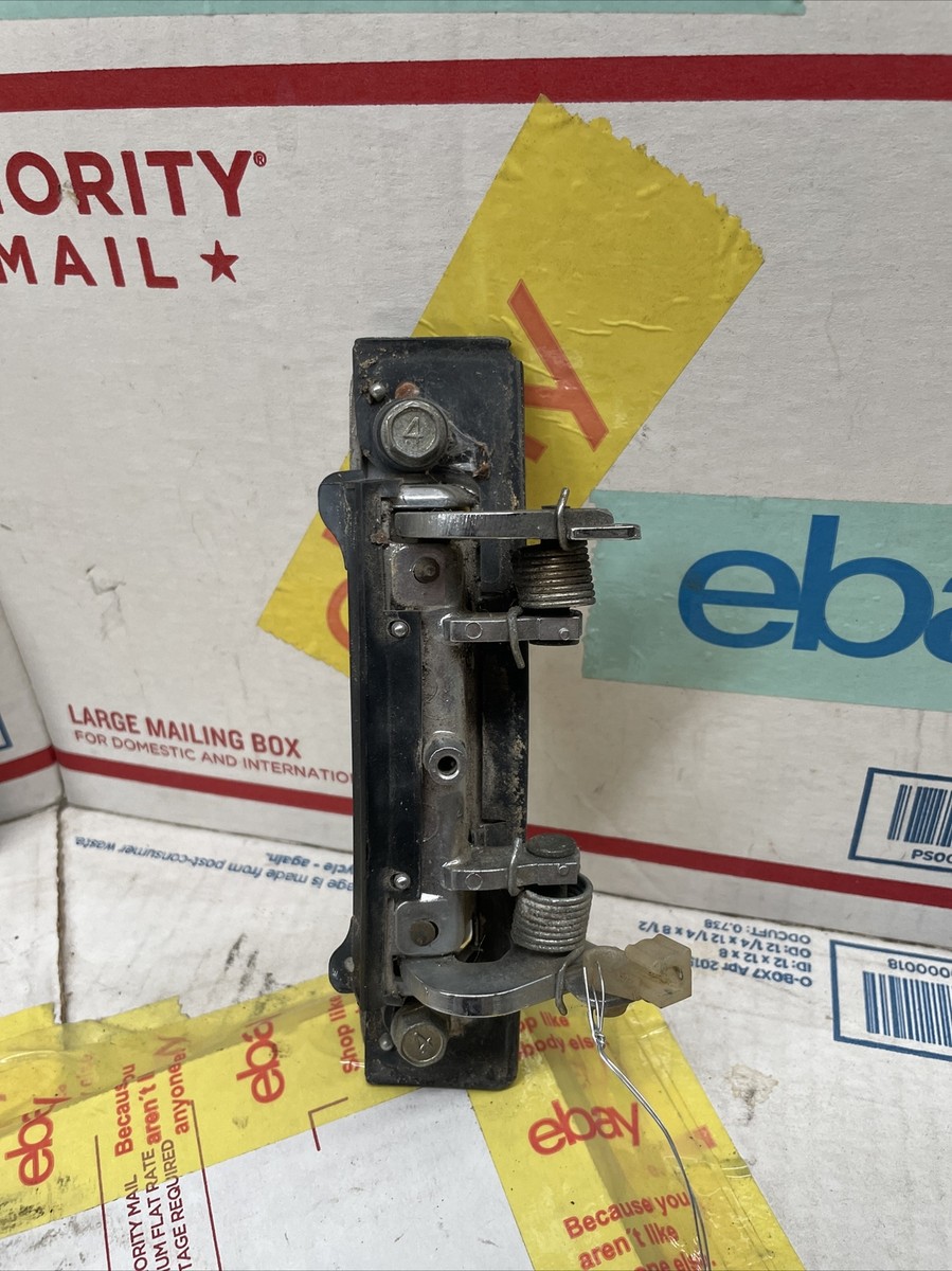 85-88 TOYOTA CRESSIDA REAR RIGHT EXTERIOR DOOR HANDLE OE | eBay