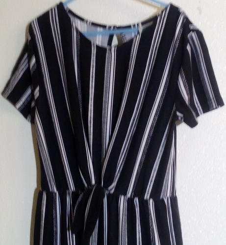 Extremely Me Romper Size 7/8 Black And White Striped - Picture 3 of 6