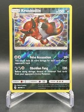 Krookodile 85/149 Set Base Sole e Luna Reverse Holo Rara Carta Pokemon Arte Unica