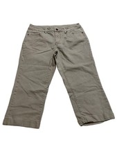 Time and Tru Capri Jeans Women  s Size 14 Tan zipper closure with pockets casual
