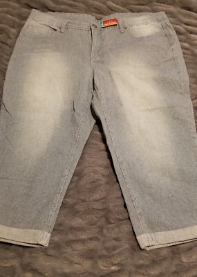 NWT Faded Glory Plus Size Women's Capris Striped Light Blue Pants Size 18w 