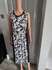 OASIS BLACK AND WHITE FLORAL DRESS SIZE M BNWT