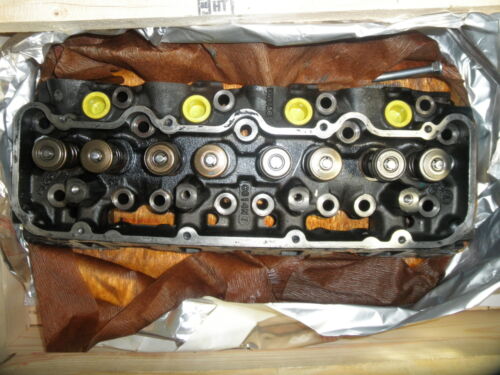 2815-01-411-2137 10137567 10163726 NEW 6.5L Cylinder Head AM General 05743222... - Picture 2 of 4