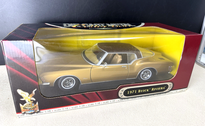 1971 Buick Riviera Road Signature Die Cast Gold 1:18 Deluxe
