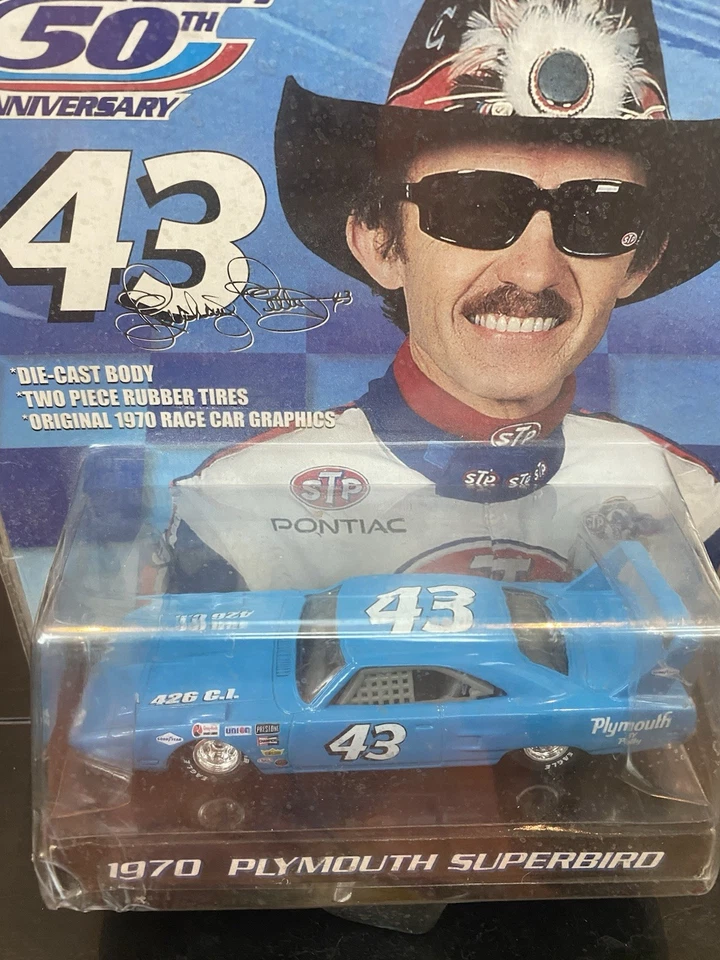 Richard Petty 1970 Plymouth Superbird 1/43 Racing Champion NASCAR Autographed - Image 3 of 4