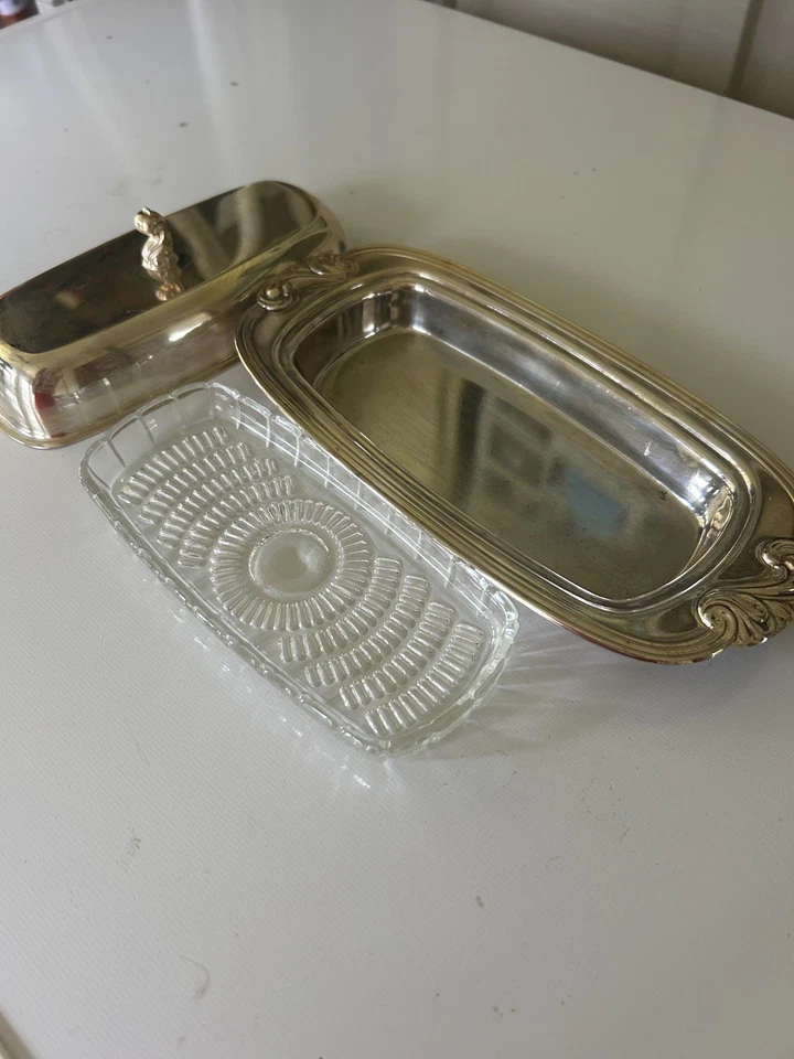 Wm. Plato de mantequilla cubierto con plato de plata A Rogers vintage años 60 con plato de vidrio Foto 2 de 3