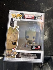 Funko Pop! Marvel #539 Groot Gamer (GameStop Exclusive) Vinyl Figure W/ Protectr