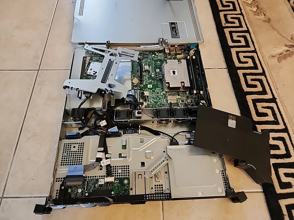 Dell PowerEdge R230 Server (For Parts) - Image 2 of 3