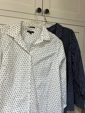 2 Lands' End Womens No Iron Supima Blouse EUC 1-White  and 1-Navy Blue 22W