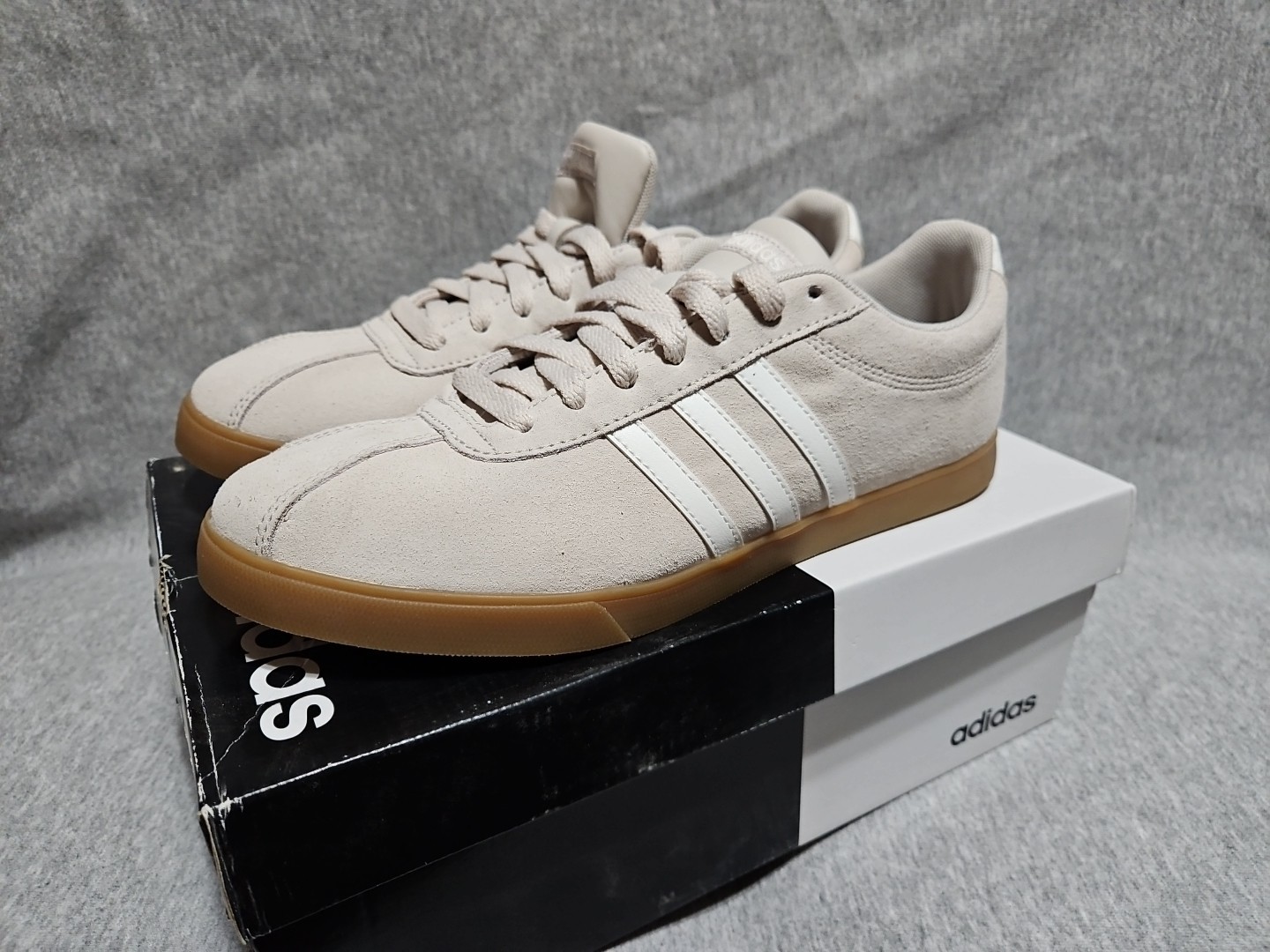 Adidas Courtset Womens Size 10 Tan Cream White Athletic Sued