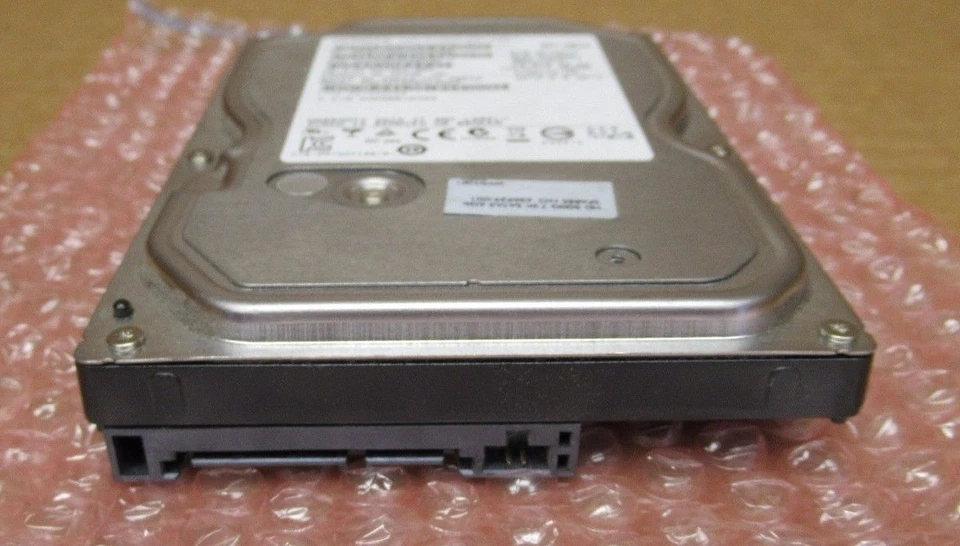 Hitachi Deskstar Internal Hardrive HDS721050CLA662 500GB 16MB SATA 6.0Gb/s 3.5" - Image 3 of 4