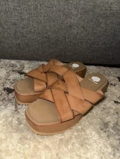 Joann Platform Wedge Yellow box Size 8M women's Shoes 