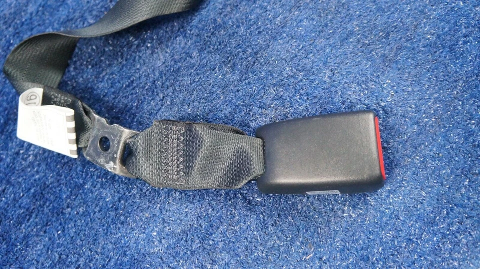 LEXUS IS 250 2006-2013 OEM RETRACTOR DE CINTURÓN DE SEGURIDAD CENTRAL TRASERO - NEGRO Foto 2 de 4