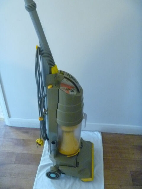 Dyson DC01 Bagless Vacuum Cleaner - Grey/Yellow GU8213