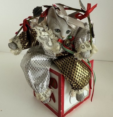 Vintage Bradley Cat Music Box Plays Jingle Bells Animated 7  Taiwan