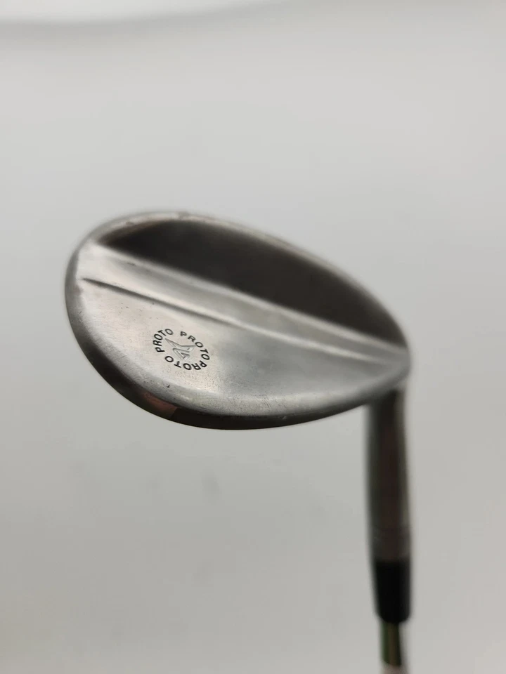 2025 TAYLORMADE MOÍDO MG PROTO WEDGE 58*/9SC WEDGEFLEX DYNAGOLD 34,5" GOO - Imagem 2 de 4