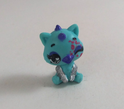 Hatchimal Colleggtible Season 7 Pet Obsessed Puppy Love Blue Draggle