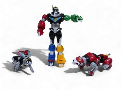 Voltron Legendary Defender 12-inch 2017 + Red Lion and Black Lion!